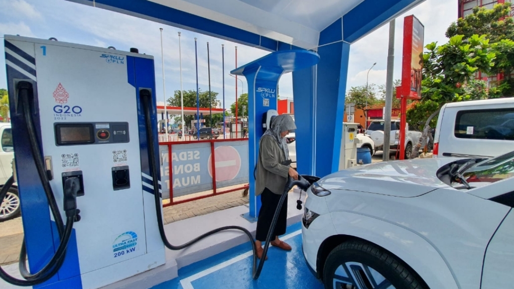 55 Titik Ngecas Mobil Listrik di Tol Trans Jawa