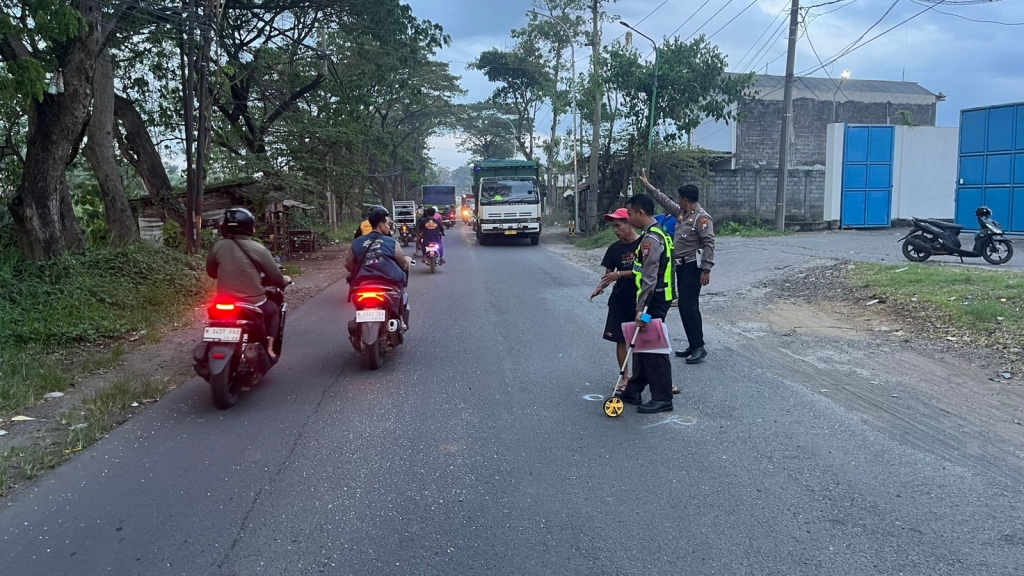 Tabrakan Motor Honda PCX dengan Mobil Carry di Pasuruan, Bocah 5 Tahun Tewas