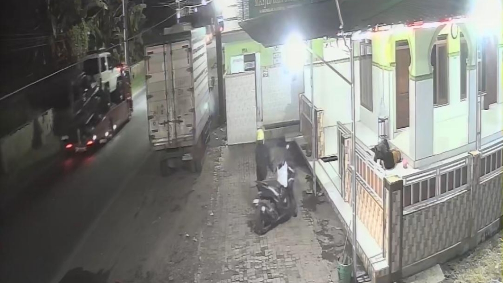 Motor Warga Banyuwangi Digondol Maling Saat Istirahat di Masjid Kota Probolinggo 