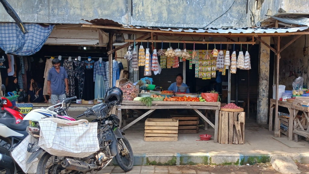 Kenaikan Harga Kantong Plastik Mulai Dirasakan Pedagang Pasar di Kota Pasuruan 