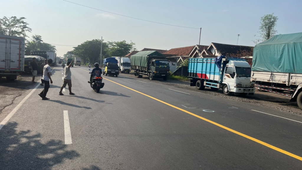 Pejalan Kaki Tewas Ditabrak Elf di Nguling Pasuruan