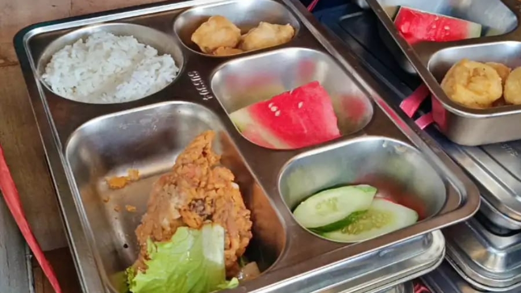 Puluhan Paket MBG di SDN Madurejo 2 Lumajang Ditarik Pasca Ada Temuan Diduga Belatung di Ayam Goreng