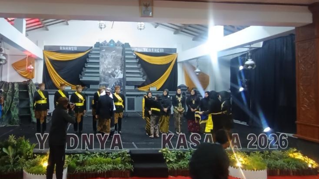 Sepuluh Tokoh di Probolinggo Dikukuhkan Jadi Warga Kehormatan Tengger