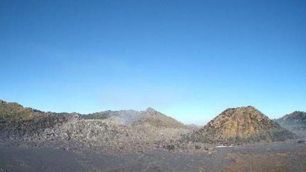 Jangan Khawatir, Gunung Bromo Aman Dikunjungi Meski Semeru Erupsi