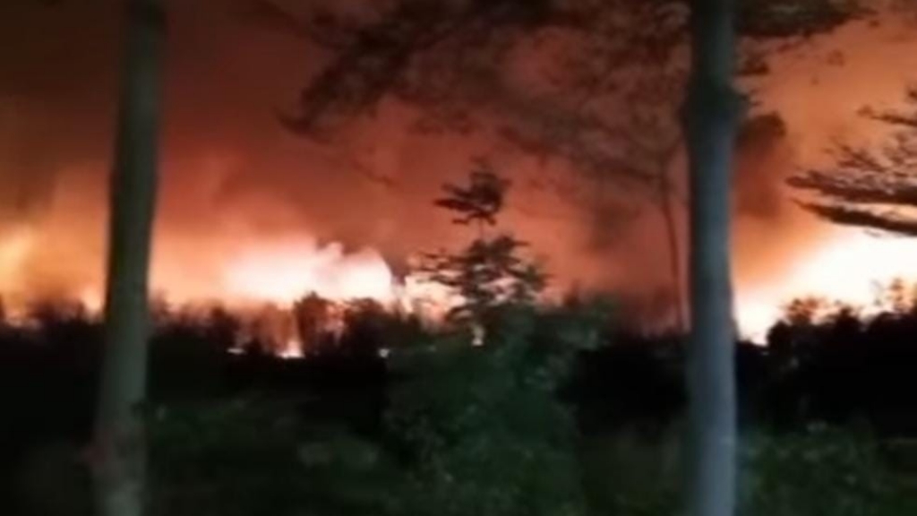 TPA Benowo Surabaya Kebakaran Hebat