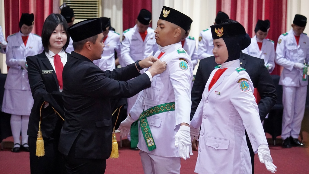 Wali Kota Pasuruan Kukuhkan 74 Paskibraka