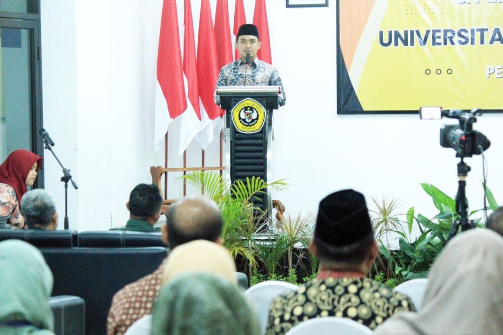 Hadiri Pelantikan Rektor Unmer, Walkot Pasuruan Tekankan Peran Kampus Siapkan SDM Unggul