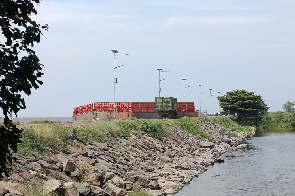 Sopir Tewas Tertimpa Kayu Saat Bongkar Muat di Pelabuhan DABN Probolinggo