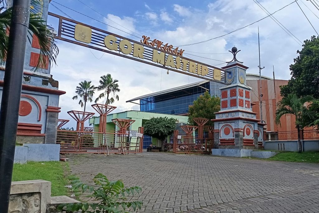 Jok Motor Komisioner KPU Probolinggo Dijebol Maling  di GOR Mastrip, HP dan Dompet Hilang