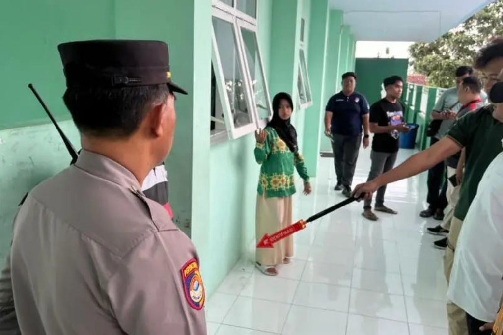 Siswi MTsN Lumajang Tertembak Peluru Nyasar