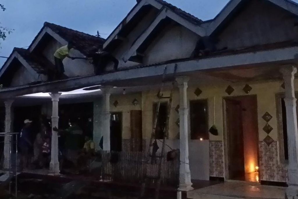 Puluhan Rumah dan Musala di Probolinggo Rusak Diterjang Angin Puting Beliung