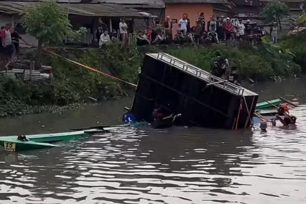 Perahu Bawa Sound Horeg Acara Nyadran di Sidoarjo Tenggelam