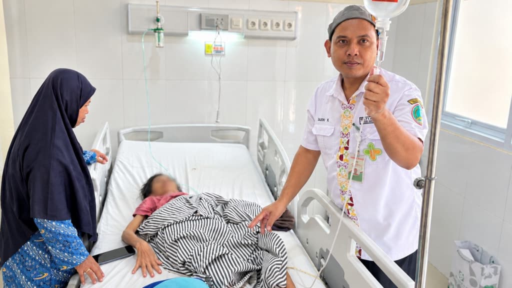 Ibu Alami Stroke, Siti Tenang karena Terlindungi JKN