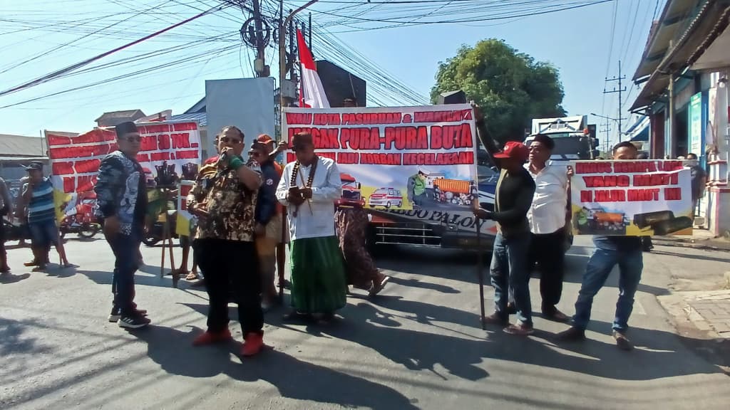 Banyak Kecelakaan Maut di JLS Pasuruan, Warga Demo Tuntut Truk Besar Lewat Tol 