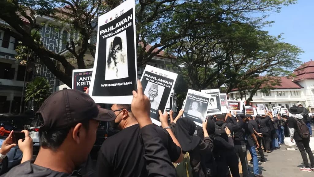 Demonstrasi Lintas Organisasi Wartawan di Malang Mengutuk Sebutan "Londo Ireng" Oleh Prabowo