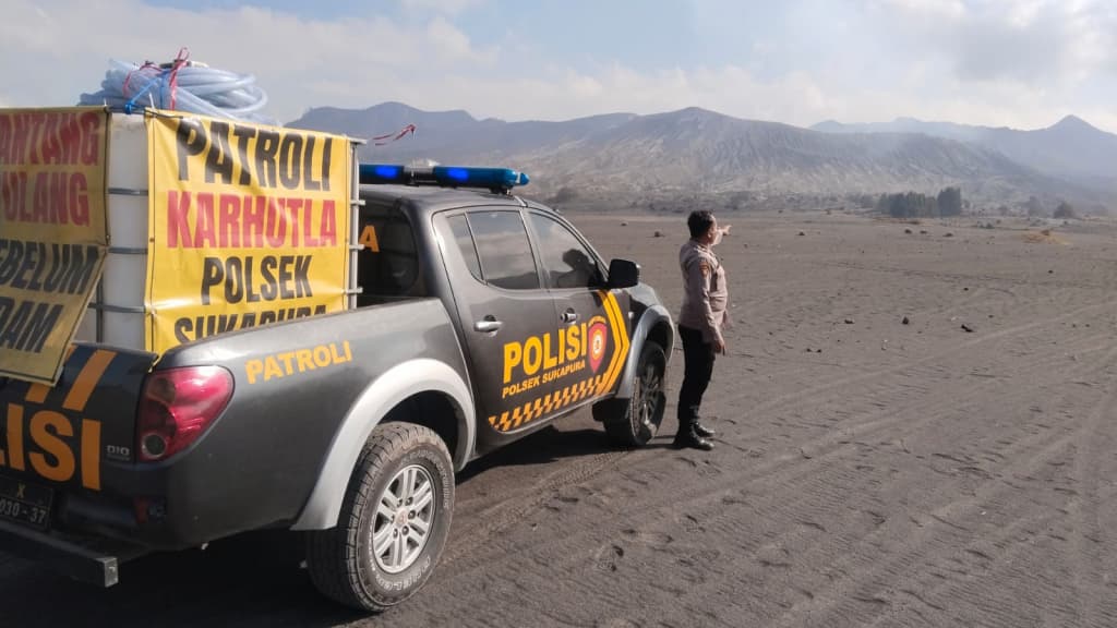 Wisatawan Kembali Padati Bromo, Polisi Patroli Cegah Karhutla