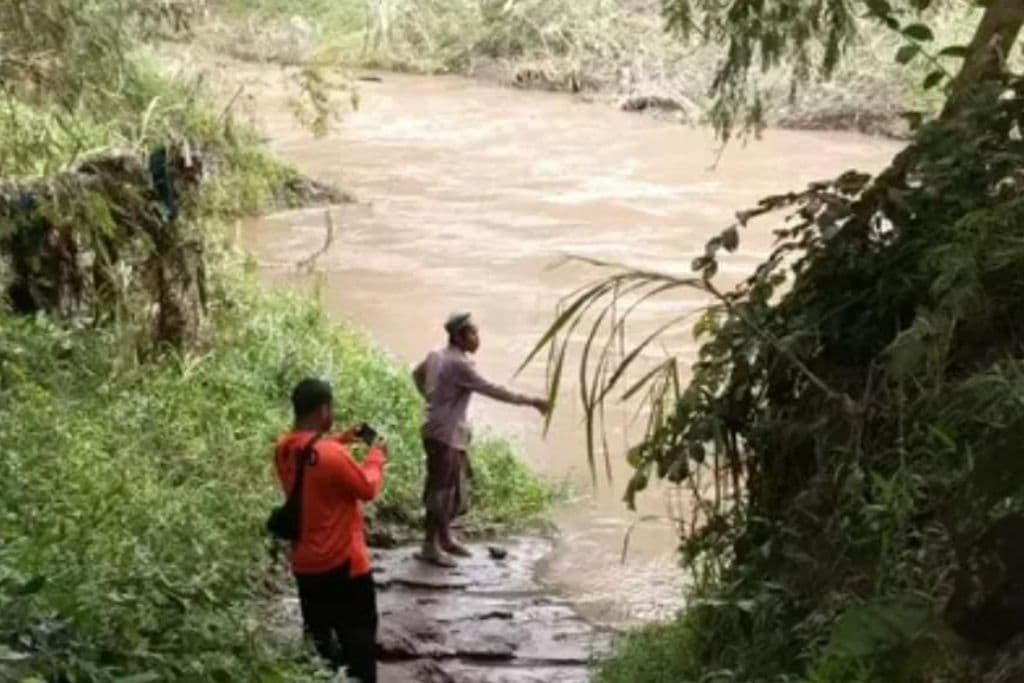 Dua Anak Perempuan Terseret Arus Sungai Pancar Glagas Probolinggo, Satu Meninggal, Satu Hilang