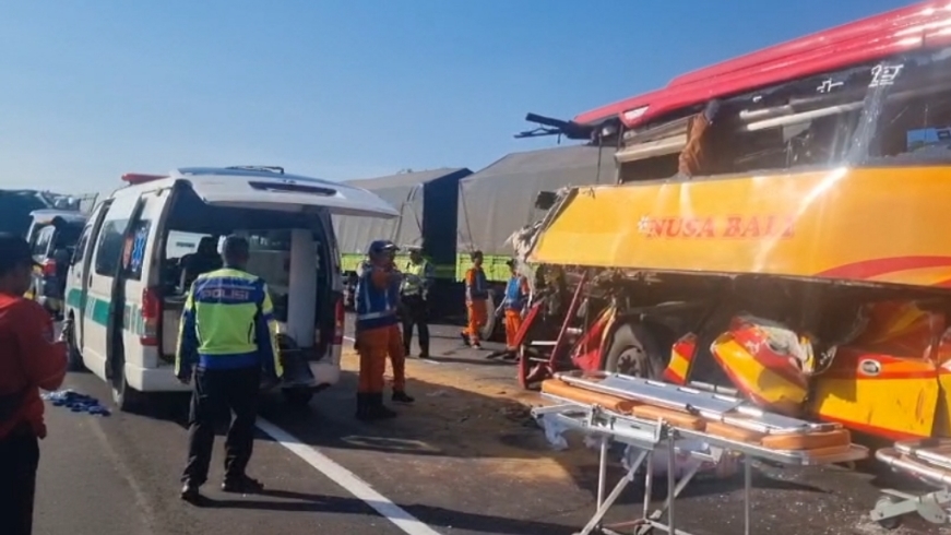 Belasan Penumpang Luka, Sopir Bus AKAP Tabrak Truk di Tol Gempas Masih Jalani Pemeriksaan