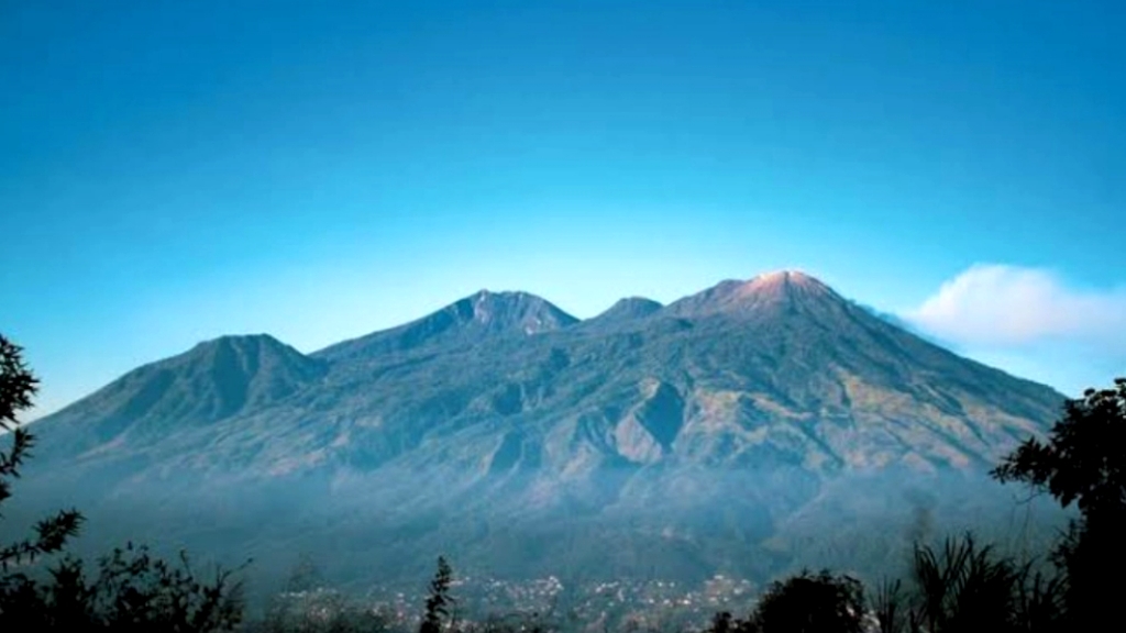 Jalur Pendakian Gunung Arjuno-Welirang Dibuka Kamis 7 Mei 2026