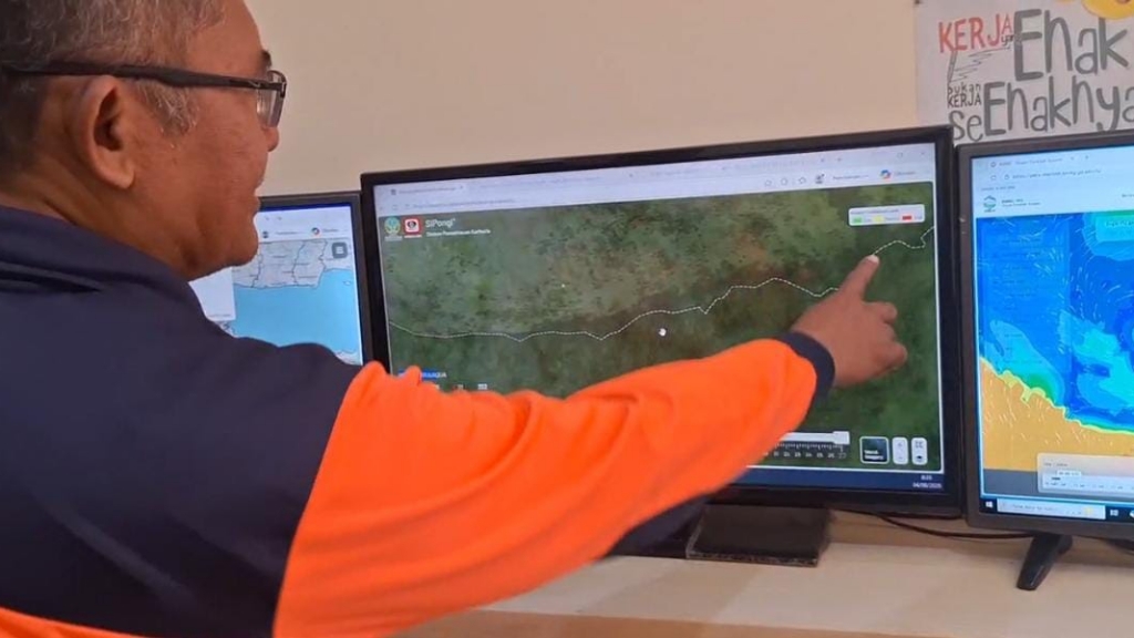 Dua Helikopter Water Bombing Dikerahkan Padamkan Karhutla Bromo
