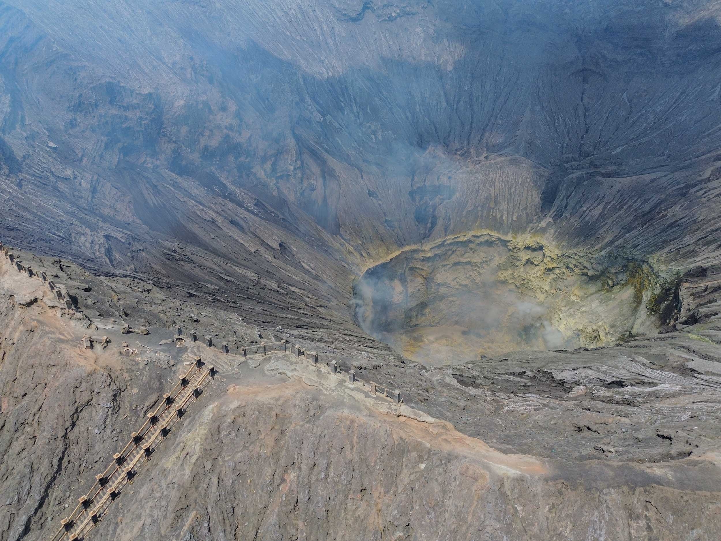 Kebakaran Padam, Kapan Wisata Bromo Dibuka?