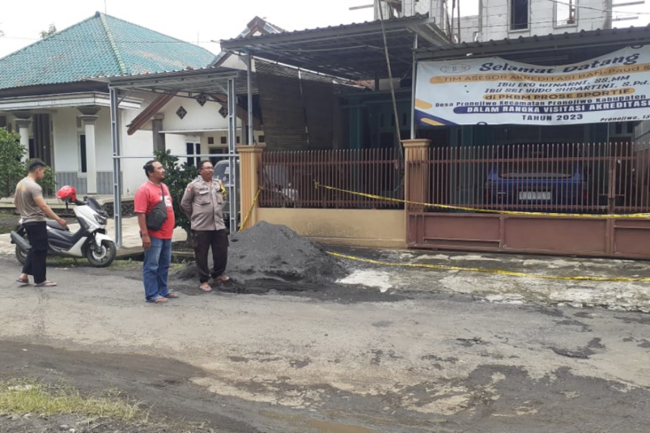 Diduga Masalah Warisan, Pria Lumajang Bacok Saudaranya Lalu Bakar Diri