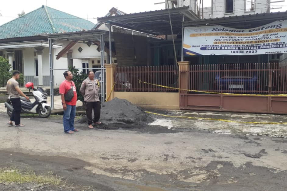 Diduga Masalah Warisan, Pria Lumajang Bacok Saudaranya Lalu Bakar Diri