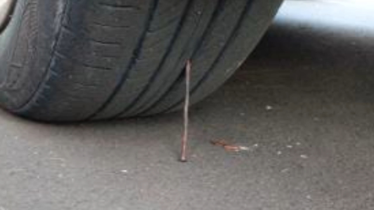 Tukang Parkir di Kawasan Alun-alun Pasuruan Pasang Paku di Ban Mobil Pengunjung, Langsung Diciduk Polisi