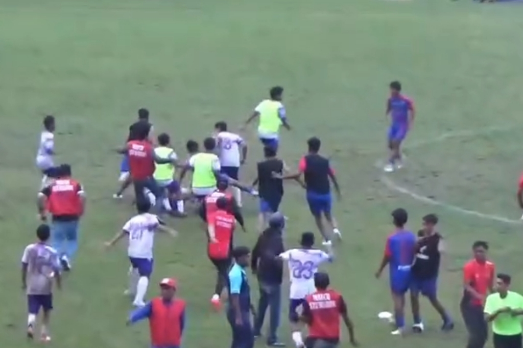 Laga Sepakbola Porprov Jatim antara Kota Malang Vs Bojonegoro Diwarnai Tawuran, Hujan Kartu Merah